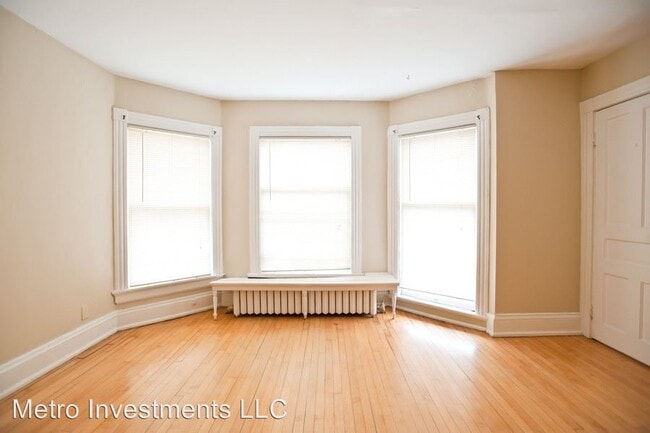 Building Photo - 2214 E Ivanhoe Pl