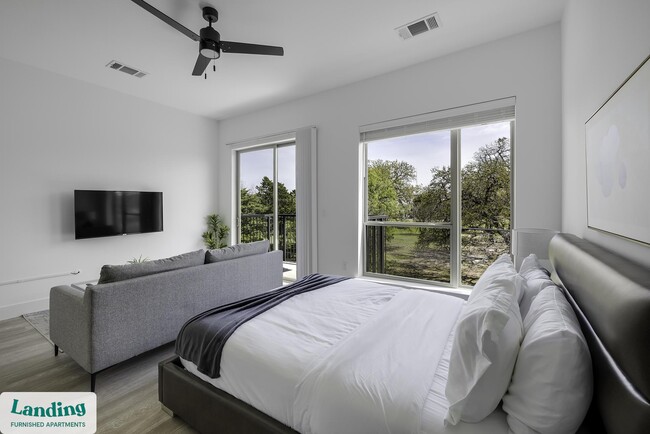 Building Photo - 650 E Sycamore St