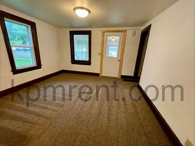 Foto del edificio - 621 Oak St