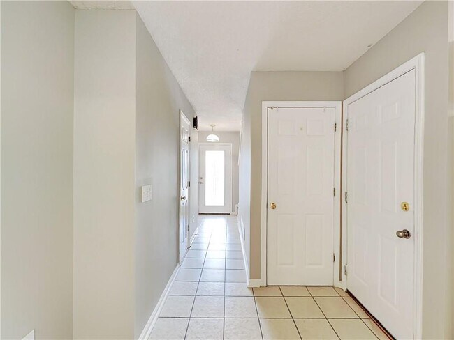 Building Photo - 2755 Ivey Park Dr
