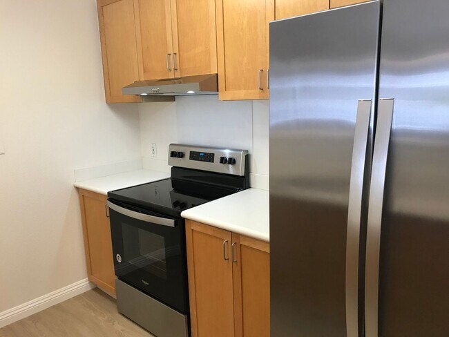 Foto del edificio - Lalea at Hawaii Kai 2 Bdrm., .1 bath, 2 un...