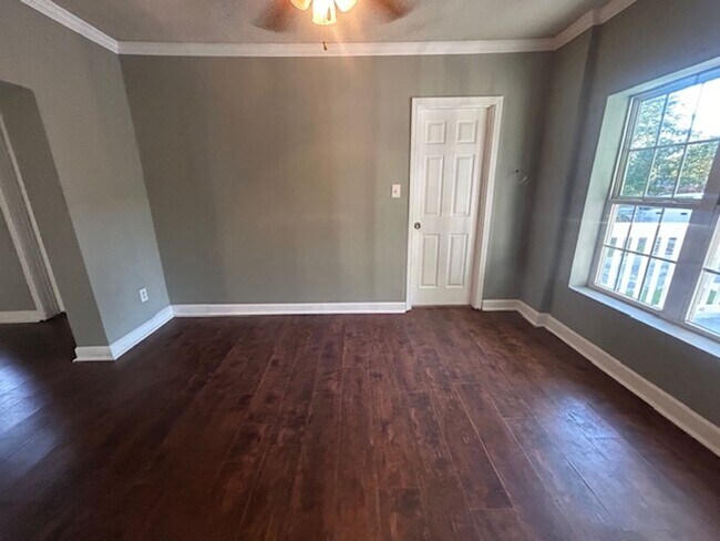 Foto del edificio - 3530 Beaumont Ave