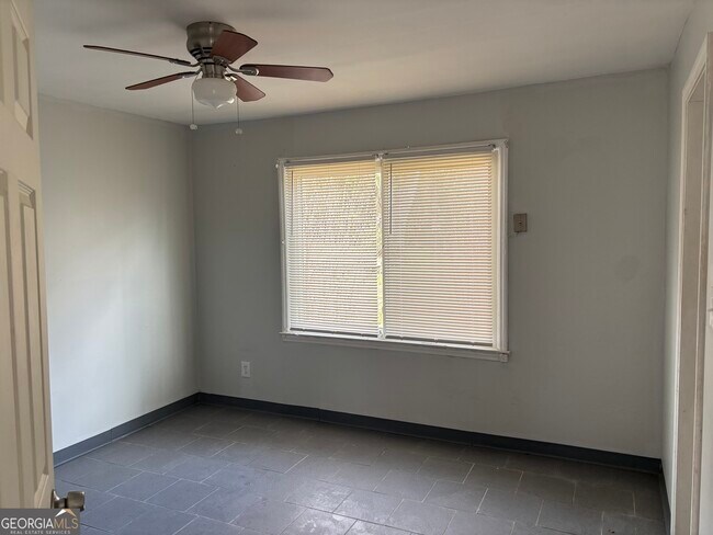 Foto del edificio - 5770 Satterfield Dr