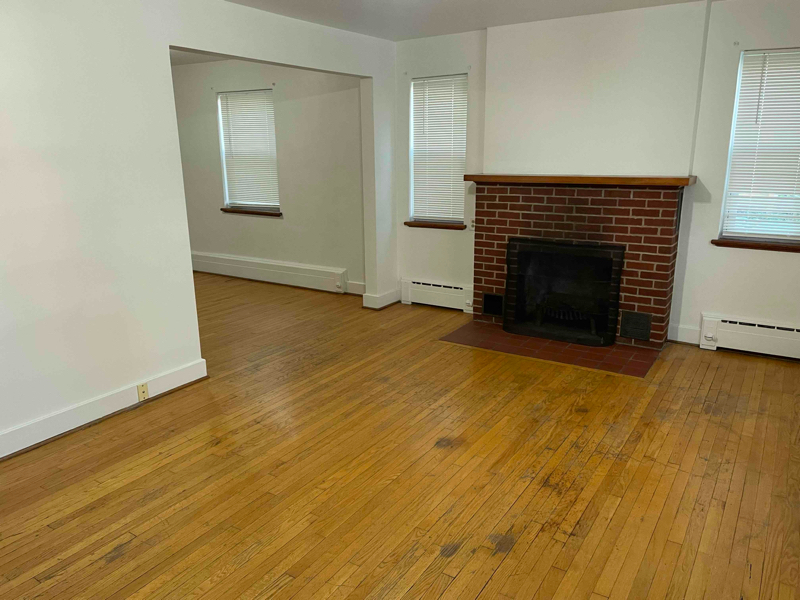 Primary Photo - 10 N Court St