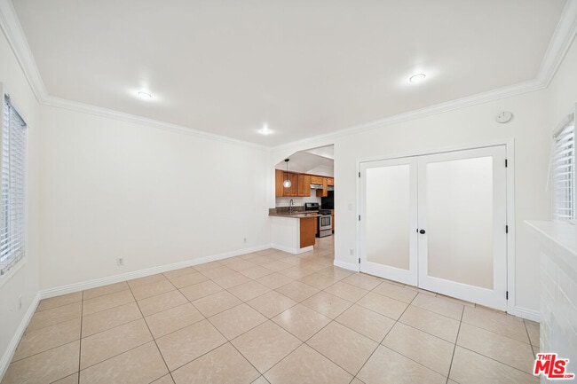 Foto del edificio - 6680 De Longpre Ave