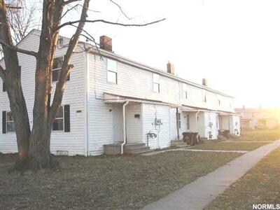 Building Photo - 9053 Maple Grove