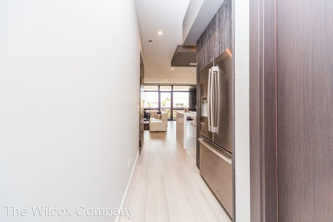 Foto del edificio - 3 br, 2 bath House - 851 N. California Ave...