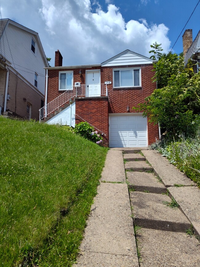 Photo - 1718 Fallowfield Ave House