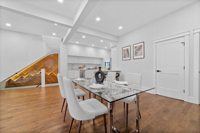 Foto del edificio - 615 E 3rd St