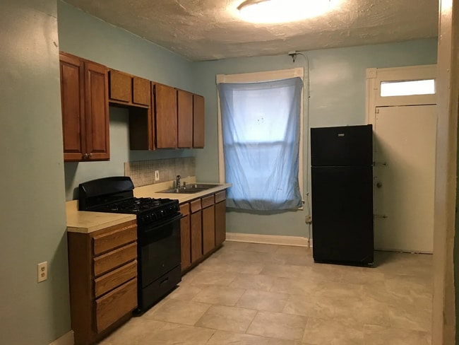 Photo - 614 Ashburton St House