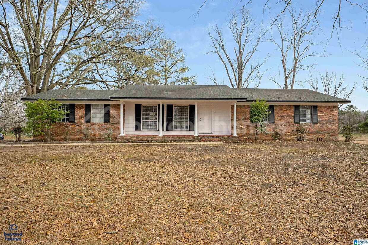 Primary Photo - Beautifully Renovated Home in Adamsville -...