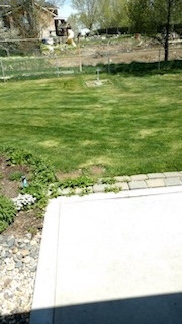 Building Photo - 712 Meadowbrook Dr