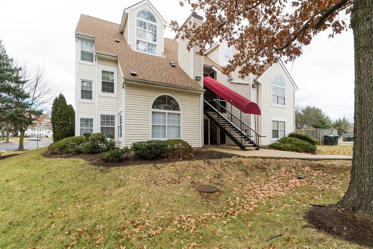 Primary Photo - 10535 Beacon Ridge Dr