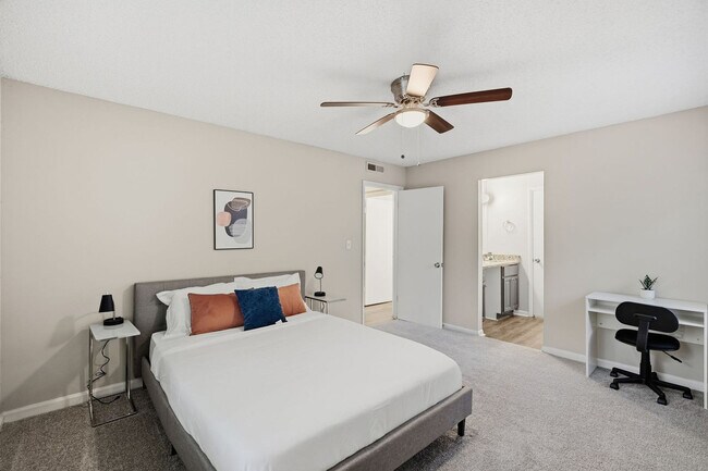 Building Photo - 1826 Lantern Ridge Dr
