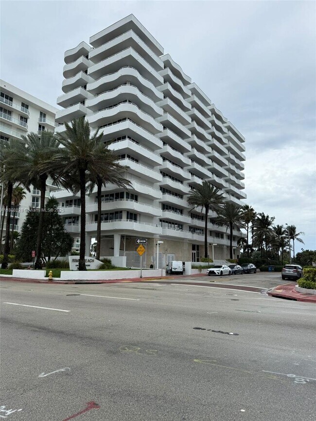 Foto del edificio - 8911 Collins Ave