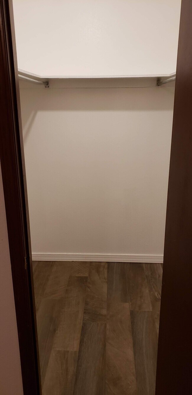 Segundo dormitorio - Vestidor - 908 Acacia Cir