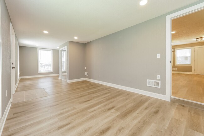 Foto del edificio - 7713 E 110th St