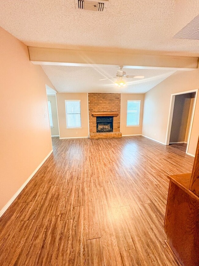 Building Photo - 100 Marylee Dr