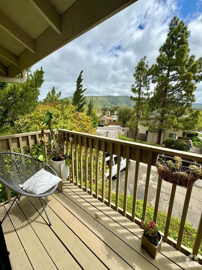 Building Photo - 2975 Rockview Pl