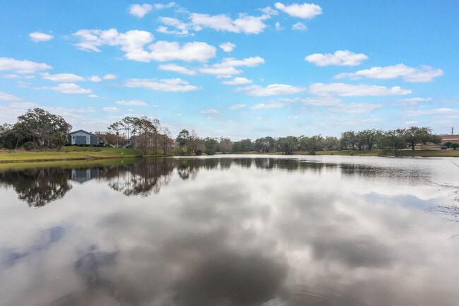 Foto del edificio - Beautiful LAKEFRONT Condo in Lake Mary ~ N...