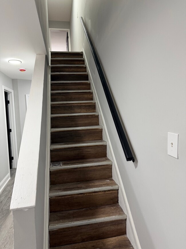 Building Photo - 3325 E Monument St