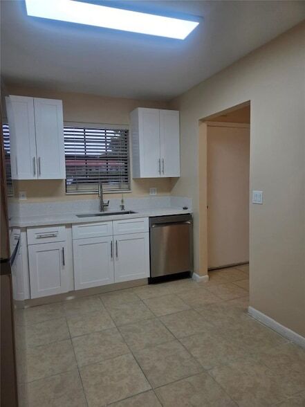 Foto del edificio - 3351 NW 85th Ave