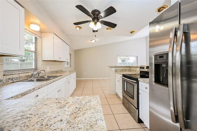 Building Photo - 809 Largo Ct