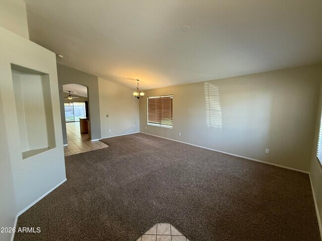 Building Photo - 1118 W Laurel Ave