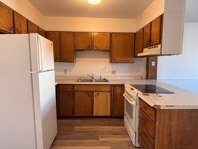 Foto del edificio - 2 Bed, 1 Bath, 2 Story Townhouse!!!