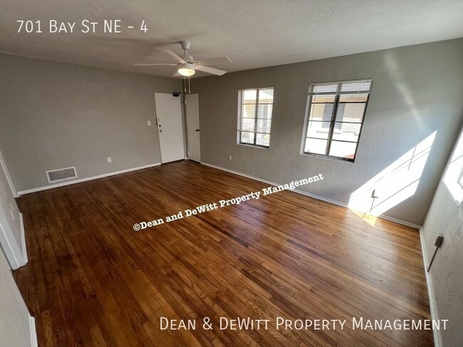 Foto del edificio - 701 Bay St NE