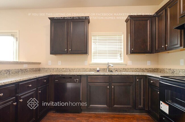 Foto del edificio - 3680 Brookhollow Dr