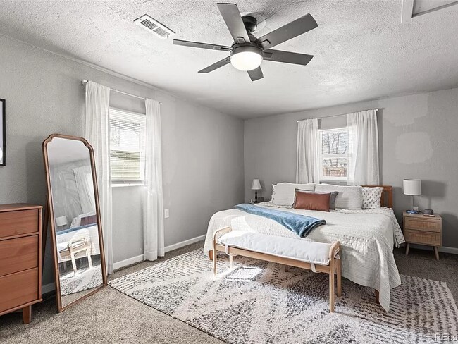 Building Photo - 3735 S Acoma St