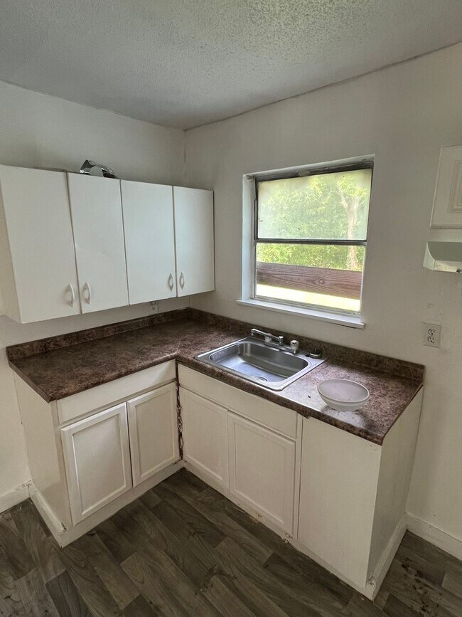 Foto del edificio - 6508 Canal Blvd