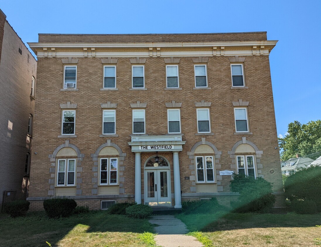 WEST HARTFORD COLLECTION 843 Farmington Hartford, CT