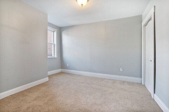 Foto del edificio - 2 or 3 bed 1.5 bath - Southside flats, was...