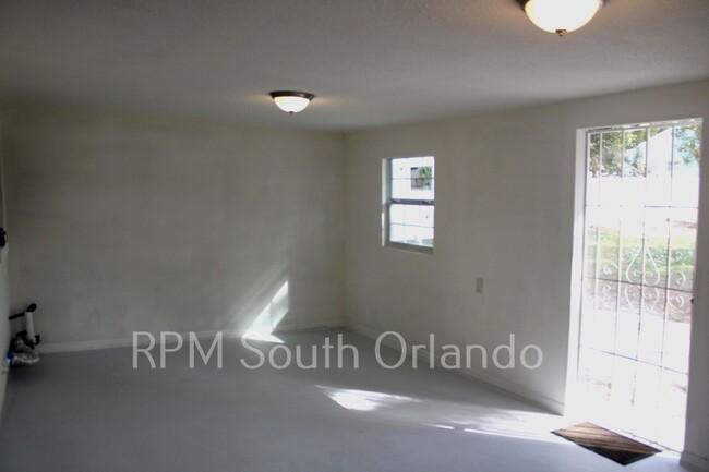 Building Photo - Spacious 4-Bedroom Home for Rent in Orlando!