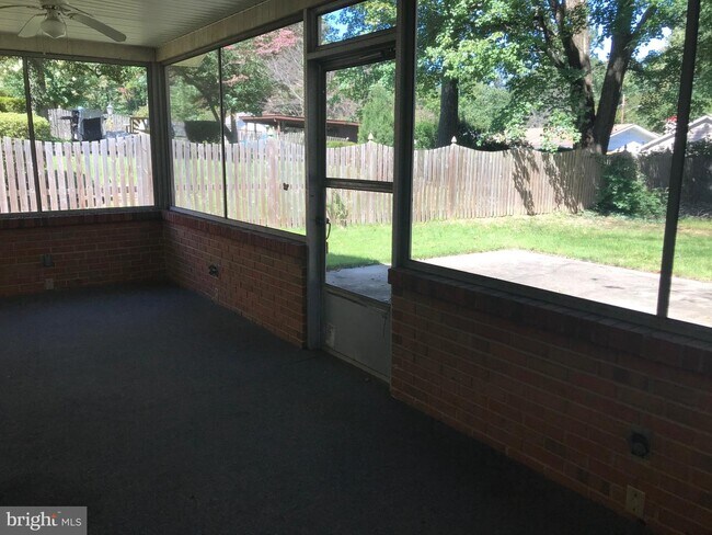 Foto del edificio - 12511 Eastbourne Dr