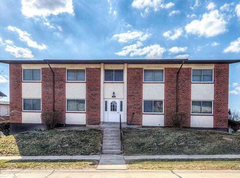 Primary Photo - 38 PRETORIA DR