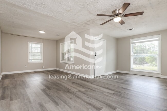 Foto del edificio - 2839 Schaul St