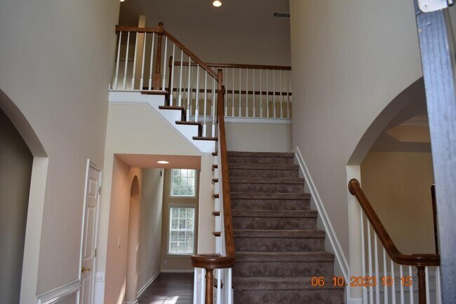 Building Photo - 2689 Heritage Oaks Cir