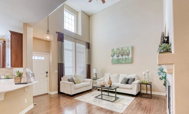 Building Photo - Beautiful Broomfield Townhome with Garage ...