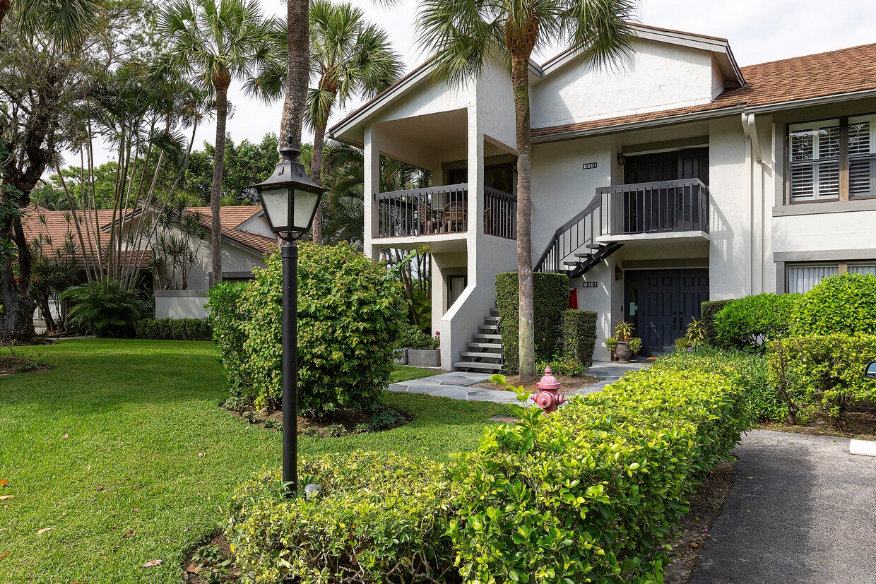 Primary Photo - 11355 Pond View Dr