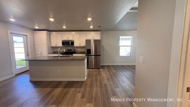 Building Photo - 7710 Elm Ave