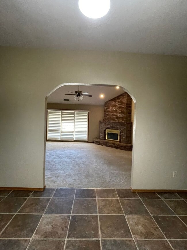 Building Photo - Charming home coming soon in NE Visalia!