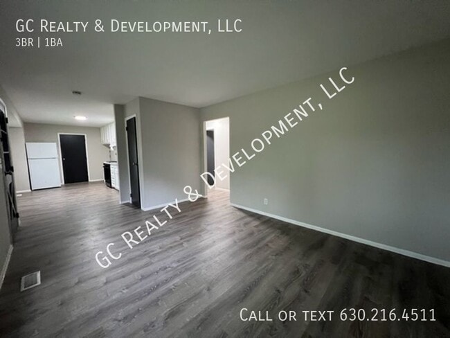 Building Photo - ***BOLINGBROOK SFH /  3 BDRM / APPL INCL /...