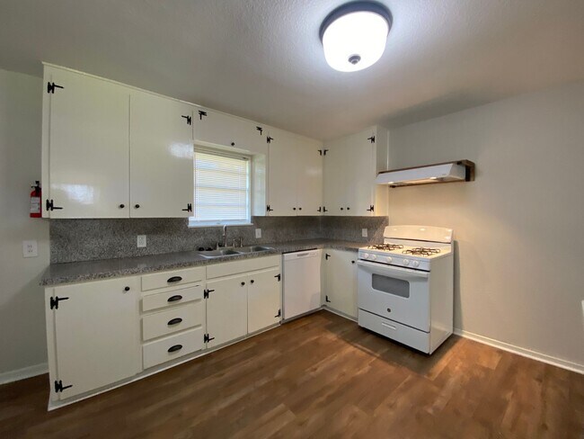 Foto del edificio - Very Nice 3/1/1 home in West Colombia !