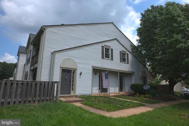 Building Photo - 7575 Belle Grae Dr