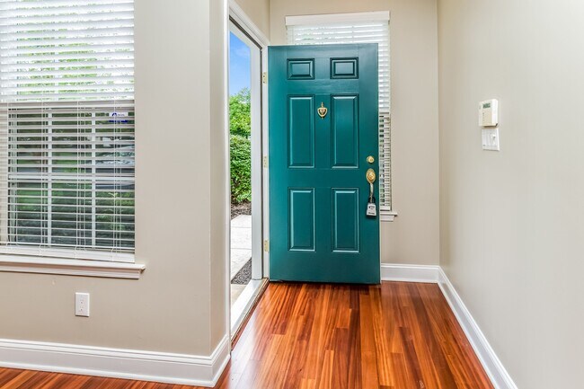 Building Photo - 17 Lancaster Ct