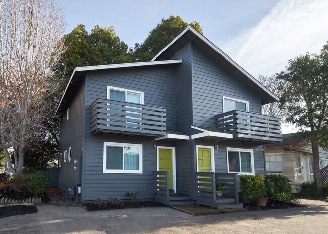 Capitola A EXT - Capitola Townhomes