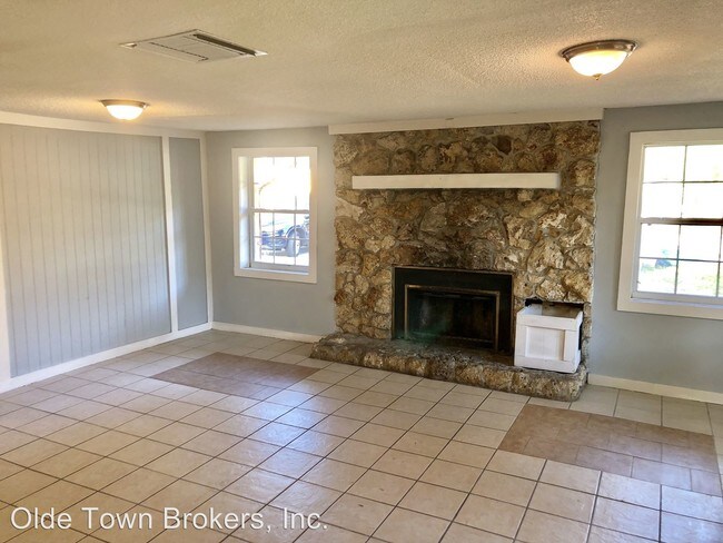 Building Photo - 905 Kentucky Blvd
